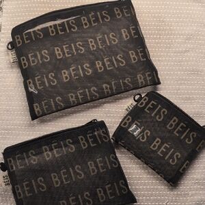 Béis Travel Cosmetic Bag Set